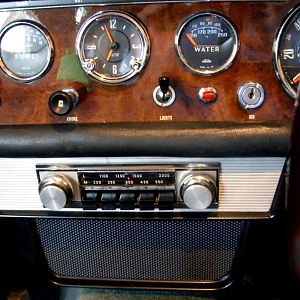 Alpine GT 1V auto 1964  Radio and clock